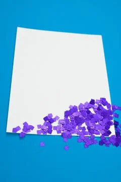 Flat lay sequins on white sheet Foto stock