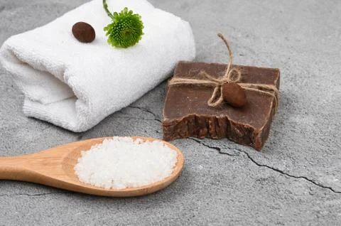 Flat lay spa. Flat layout with accessories, spa cosmetics, bath salt, cream a Foto stock