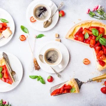 Flat lay with strawberry cheesecake Stock-Fotos