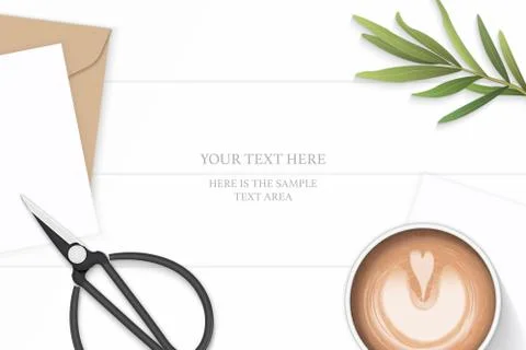 Flat lay top view elegant white composition letter kraft paper envelope tarra Illustrazione stock