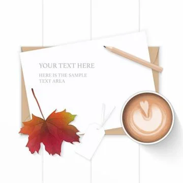 Flat lay top view elegant white composition paper kraft envelope tag autumn m Illustrazione stock