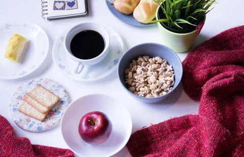 Flat Lay View of Breakfast Table Set up. 库存照片