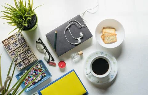Flat Lay View of Breakfast Table Set up. 库存照片