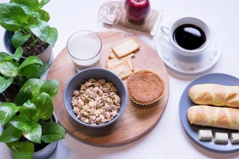 Flat Lay View of Breakfast Table Set up. 库存照片