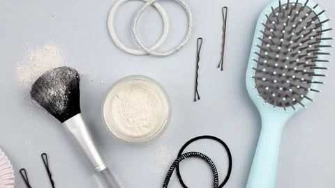 Flat lay view of homemade dry powder shampoo in a white bowl. 스톡 동영상 312546814