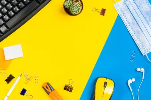 Flat lay workspace yellow computer mouse, office accessory Stock Photos