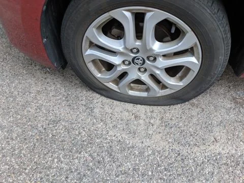 Flat tire 스톡 사진