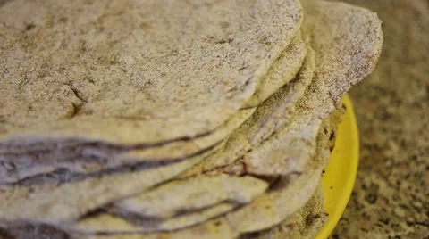 Flatbreads on the plate Vidéo 67479713