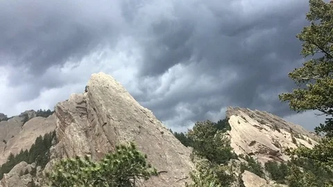 Flatirons Stormcloud timelapse Video stock 111286956