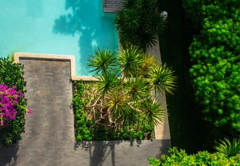Flatlay sunbathing terrace pool side. Foto stock