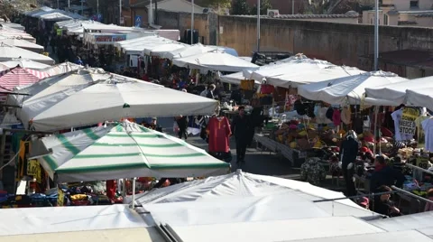 Flea market in Rome Video stock 62257195