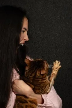 Fleeing cat 스톡 사진