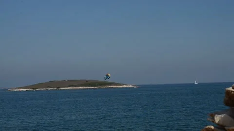 Flex-wing in front of an island Stock-Footage 8660674
