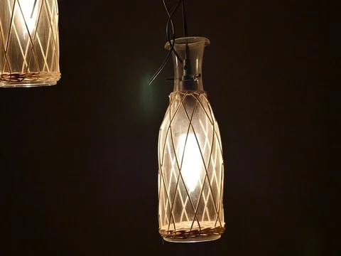 Flickering light bulb lamp 動画素材 71178438