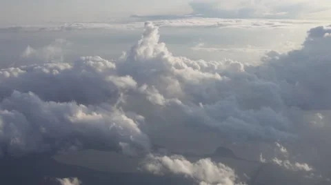 Flight above clouds Vidéo 52911546