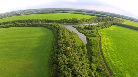 Flight above the river and valley Video stock 64313027