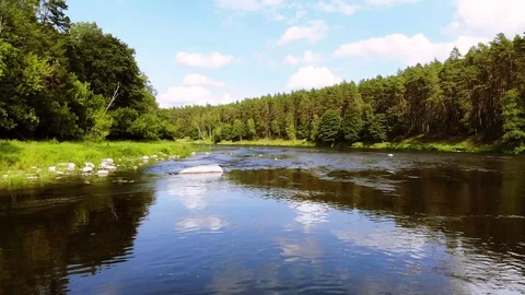 Flight-above-the-river Vídeos de archivo 117066626