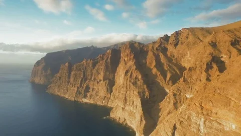 Flight along the huge rocks of Los Gigantes Tenerife 스톡 동영상 75165148