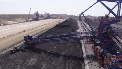 Flight around stacker reclaimer 3 Video stock 123700881