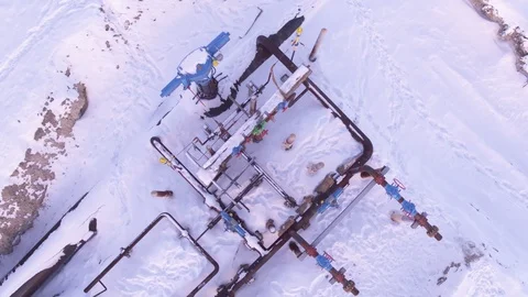 Flight around to top from pipes 動画素材 123773005