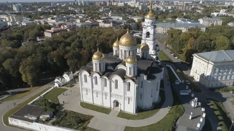 Flight of the Assumption Cathedral in Vladimir. Stock Footage 100216397