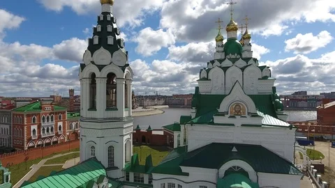 Flight of the camera between the Church and the chapel 스톡 동영상 93663686