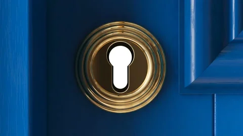 Flight of the camera through the keyhole. Alpha matte included. 库存影片 132266973