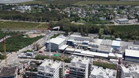 Flight of a construction site Video stock 240164924