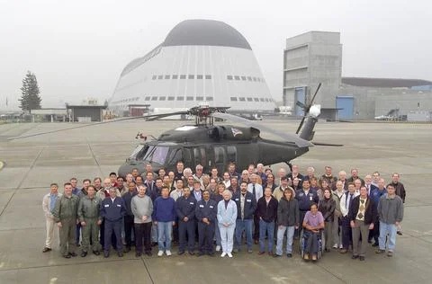 FLIGHT CONTROL &amp; COCKPIT INTEGRATION BRANCH (CODE-ARH) PERSONNEL IN FRONT ... 库存照片
