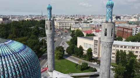 Flight on a copter over the domes of the Cathedral Mosque in St. Petersburg. Video stock 159712028