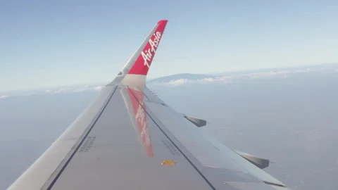 In Flight – Dec 26, 2018: Aircraft Ascending Seen Through Cabin Window Stock-Footage 333706376