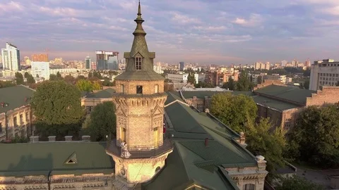 Flight of the drone over the roofs of the old city Video stock 91032174