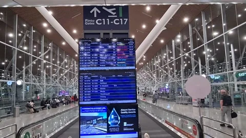 Flight Information display System at the Colombo airport Vidéo 239780346