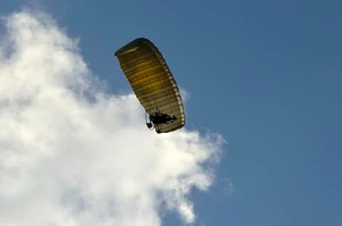 Flight of a motor paraplan Foto stock