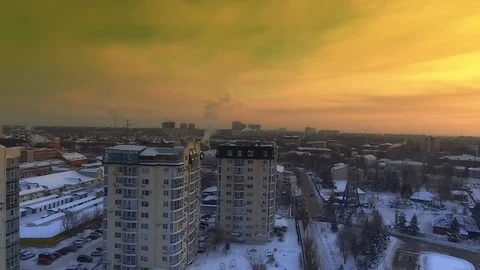 Flight to multi-storey buildings Video stock 85587909