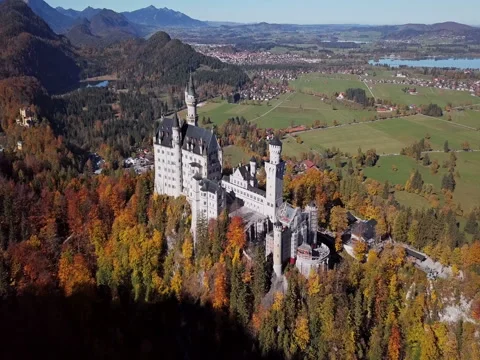 Flight to Neuschwanstein Castle, Germany. Video stock 83458034