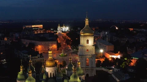 Flight at night over the Sofia Cathedral in Kiev Video stock 108595085