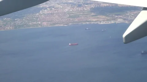 The flight over the Bosphorus - top view of the Bosporus and Istanbul Video stock 91321590