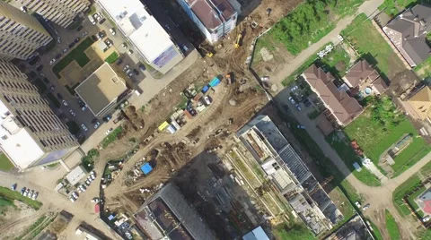 Flight over buildings under construction in Krasnodar Vídeo Stock 58912668
