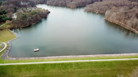 Flight over Centennial Lake in Howard County Maryland 스톡 동영상 243115710