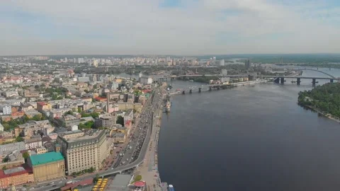 Flight over the central part of Kyiv. Flight over the embankment in Kyiv. Kiev 库存影片 168026989