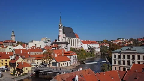 Flight over Cesky Krumlov. Video stock 86655178