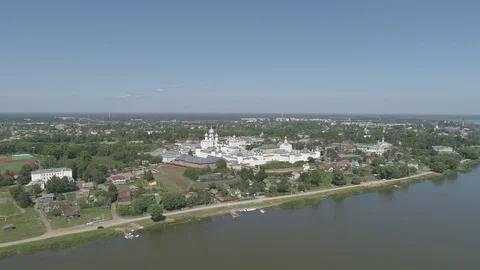 Flight over the churches and the Kremlin of Rostov the Great, Yaroslavl Region 스톡 동영상 100258253