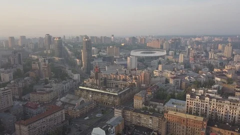 Flight over the city 02 Video stock 127188091