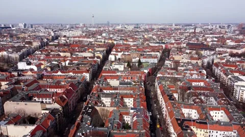 Flight over the city of Berlin 動画素材 150347905