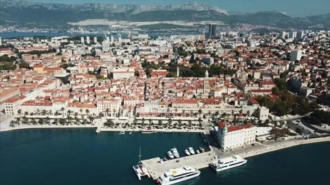 Flight over city Stock-Footage 256459259