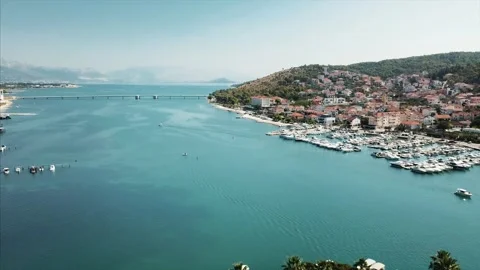 Flight over city Stock-Footage 256459508