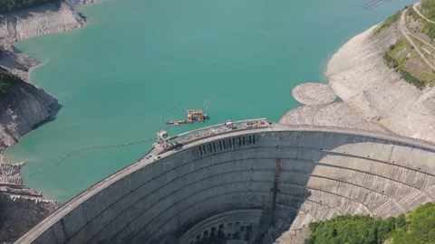 Flight over Enguri hydroelectric power station dam Stockbeeldmateriaal 285943535