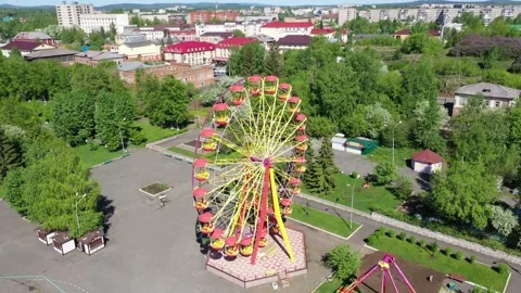Flight over the ferris wheel. Aerial shooting Video stock 131839617
