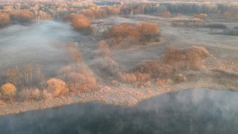 Flight over the forest lakes. Stockbeeldmateriaal 123338652